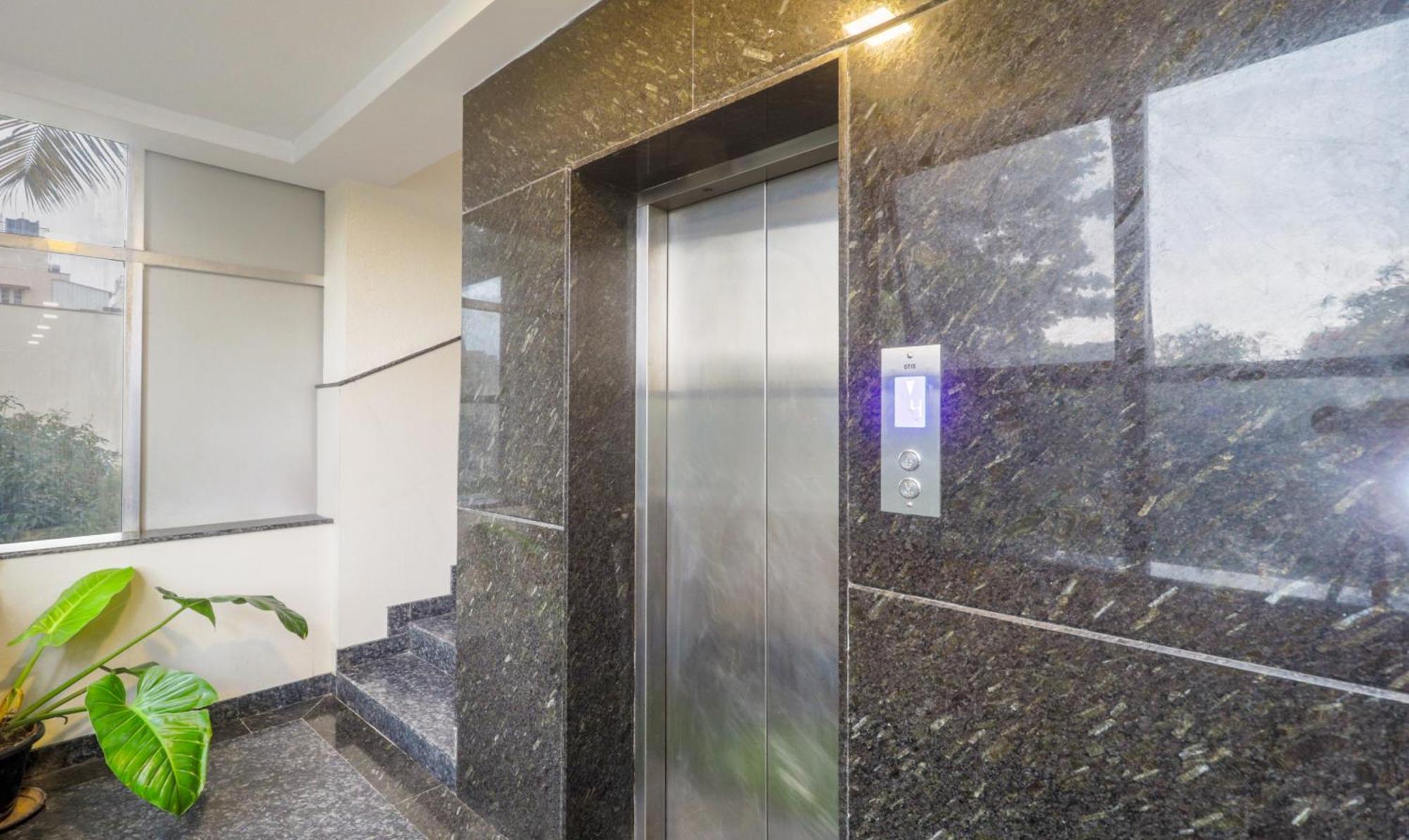 העיר בנגלור Treebo Anjani Fortune Suites מראה חיצוני תמונה
