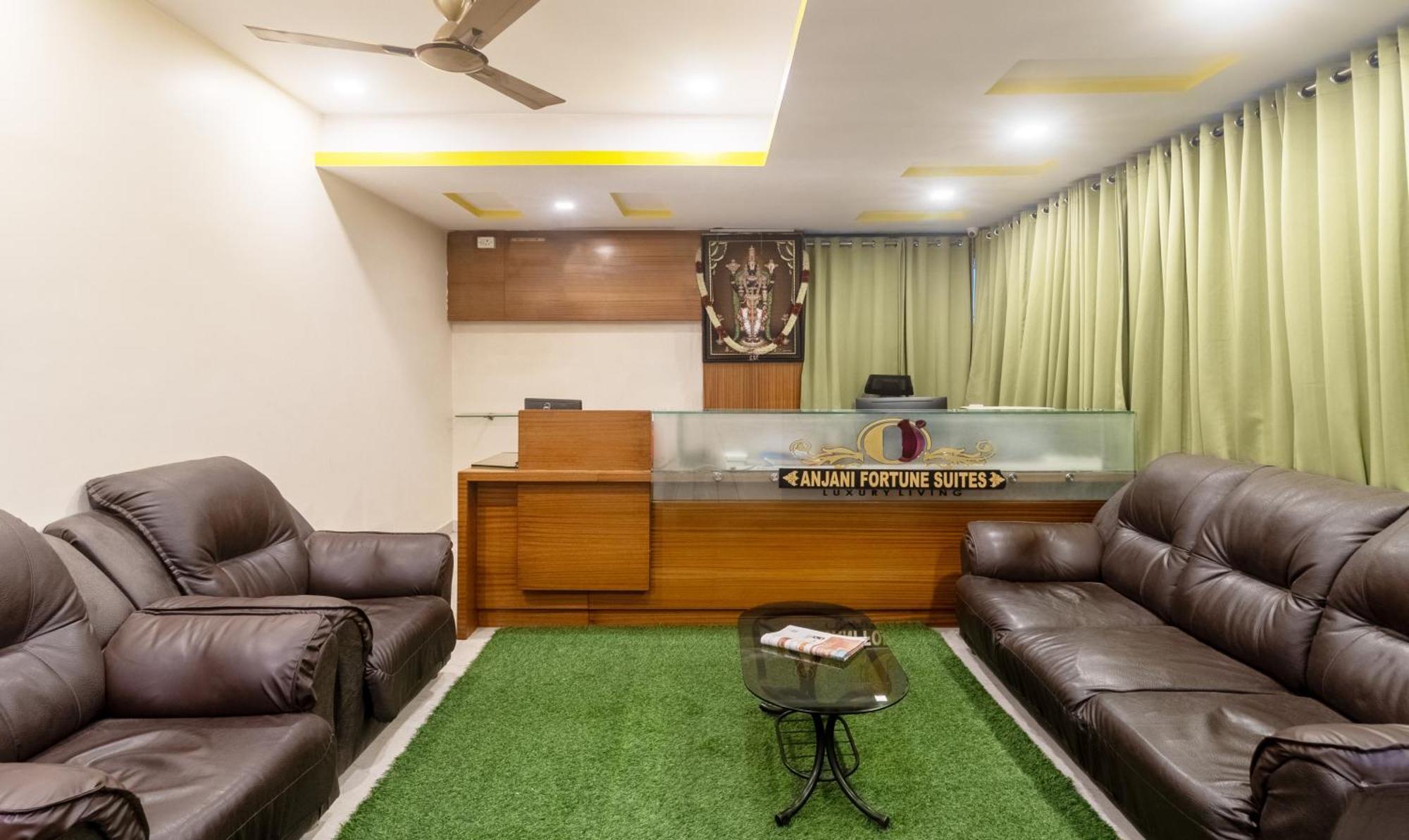 העיר בנגלור Treebo Anjani Fortune Suites מראה חיצוני תמונה